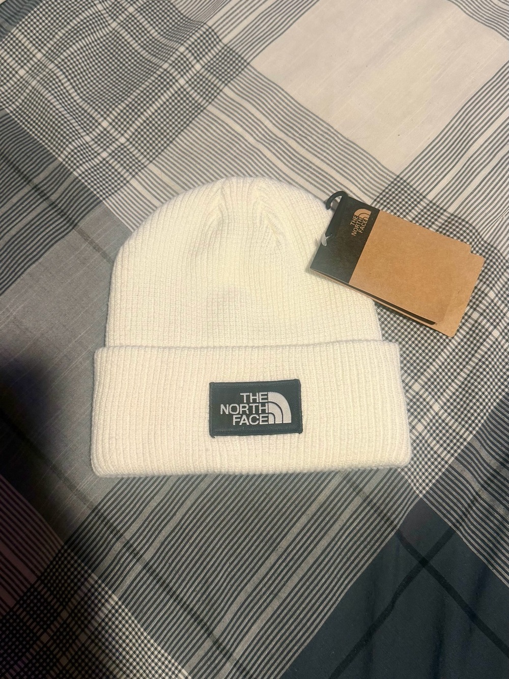 The North Face TNF Logo Box Cuffed Beanie White Knit Beanie NWT - Picture 3 of 4